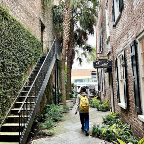 Meet your Posher, Buffy - Picture 1 of 1